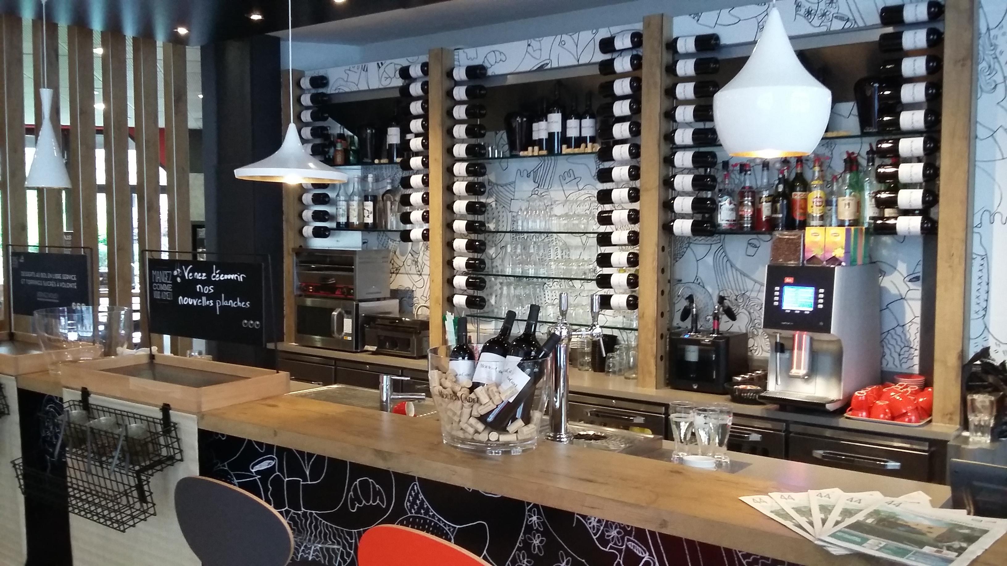ホテル Ibis Nantes Centre Tour Bretagne エクステリア 写真