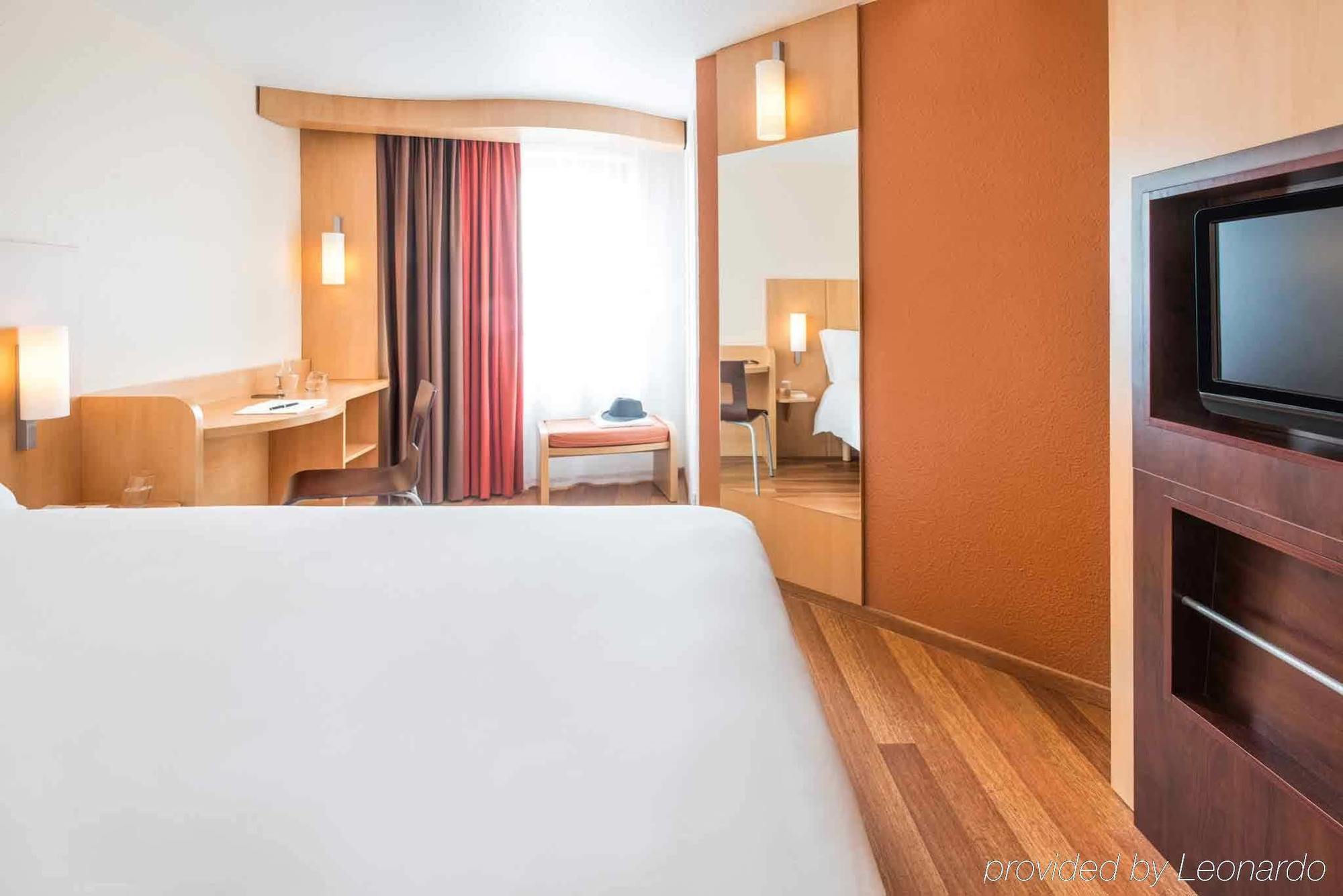 ホテル Ibis Nantes Centre Tour Bretagne エクステリア 写真