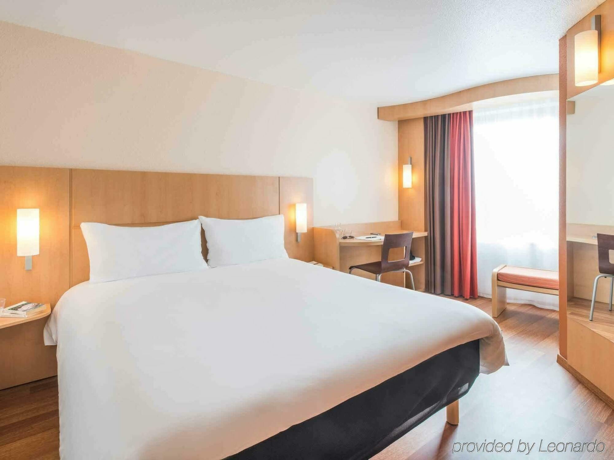 ホテル Ibis Nantes Centre Tour Bretagne エクステリア 写真